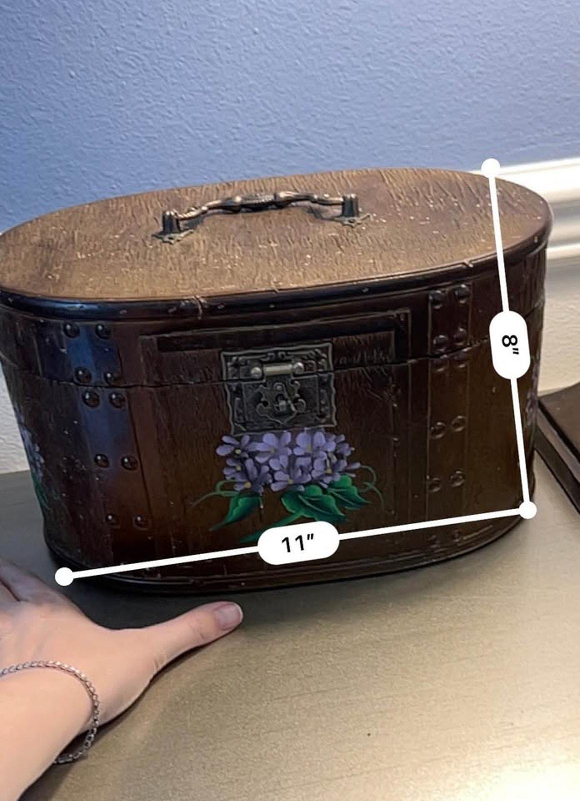 Vintage Dale Tiffany Hand-Painted Hydrangea Jewelry Trunk – Oval Keepsake Chest – Designer Toleware Style Floral Storage