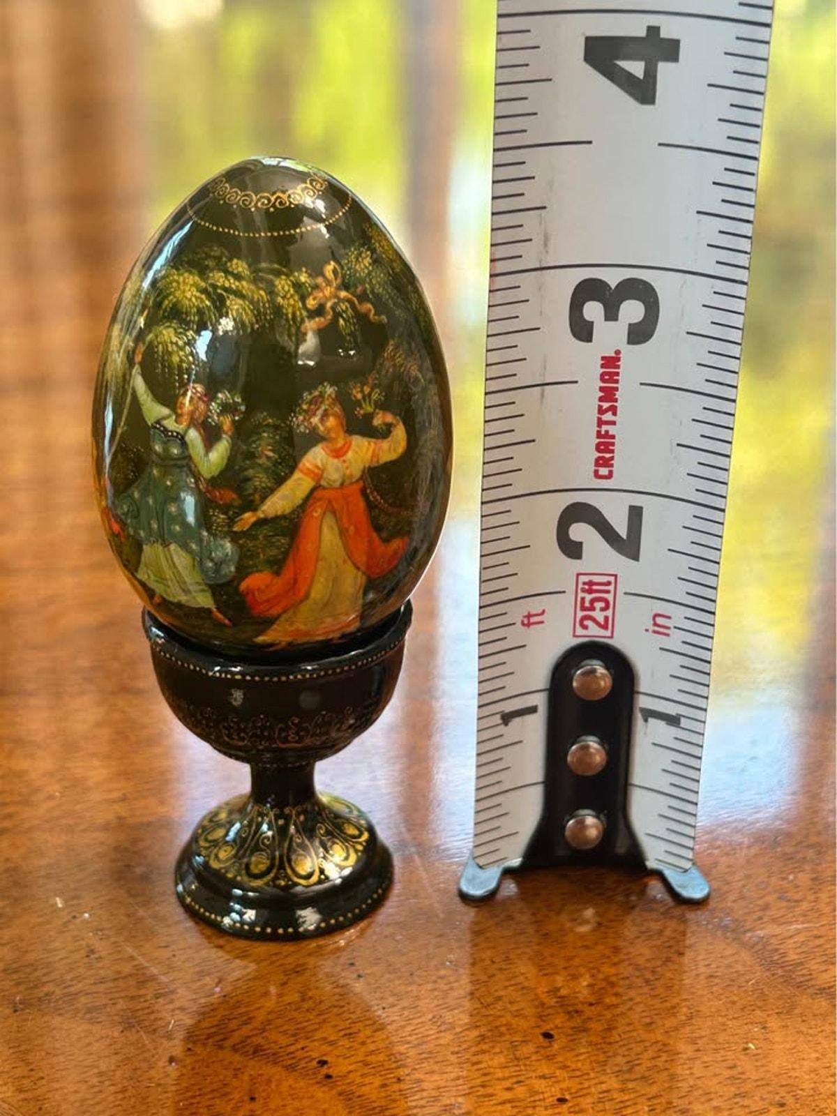 Vintage 1971 Palekh Russian Lacquer Egg on Stand O. Vonokina Miniature