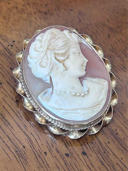 Vintage 14k Yellow Gold Carved Shell Cameo Brooch Pendant, Intricate Classical Profile