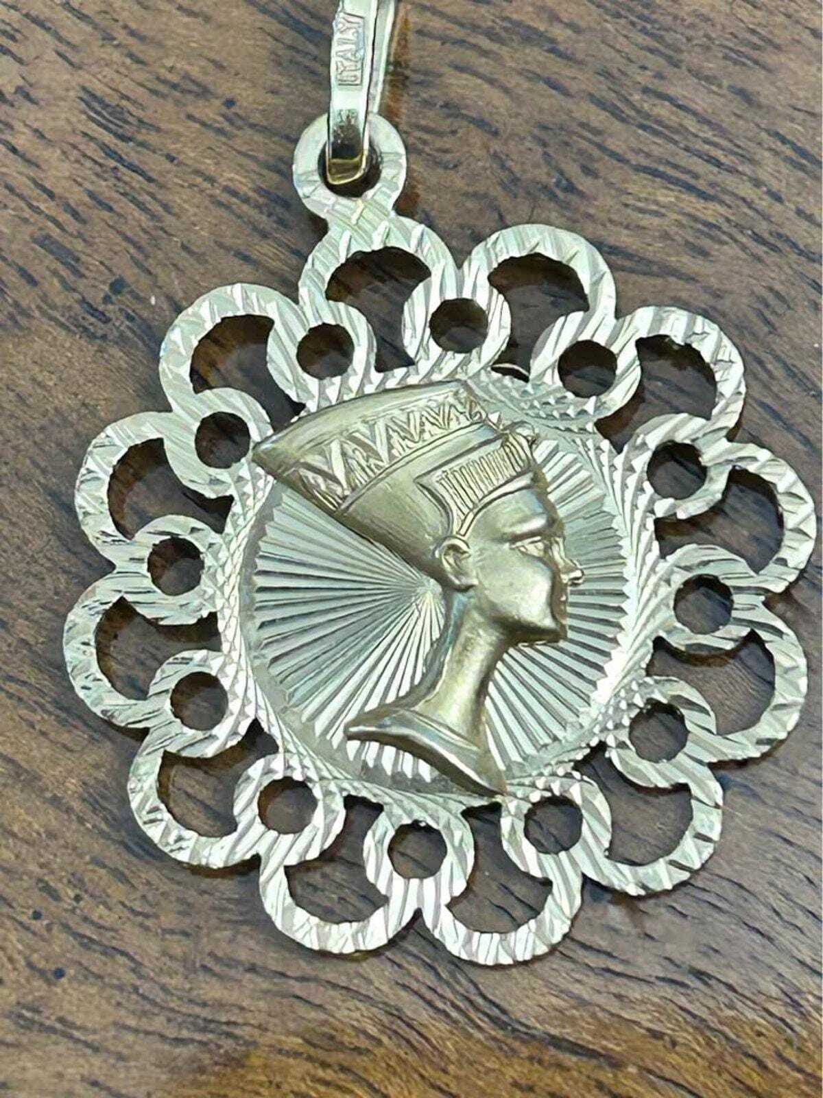 Vintage 14K Solid Gold Reversible Queen Nefertiti & Lady Justice Medallion Pendant