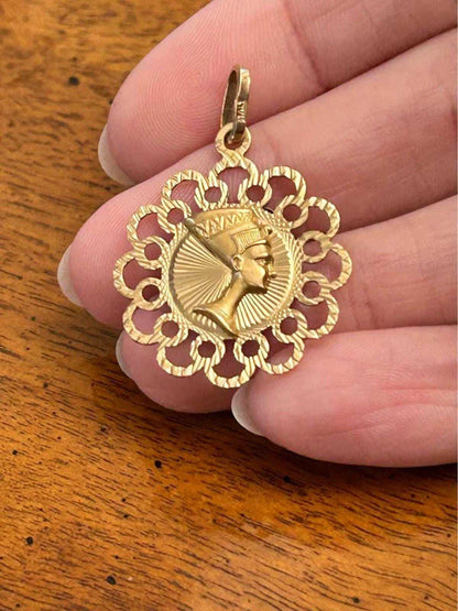 Vintage 14K Solid Gold Reversible Queen Nefertiti & Lady Justice Medallion Pendant