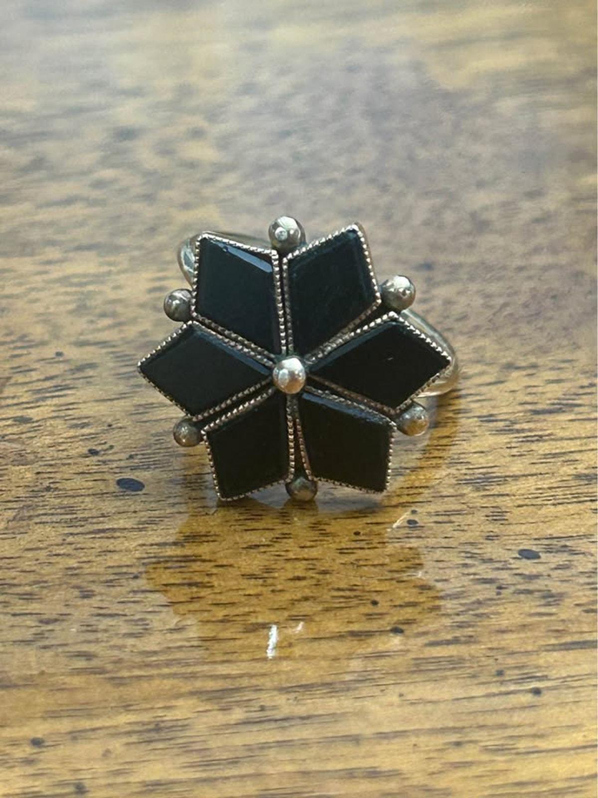 Vintage 14K Gold Black Onyx Geometric Star Ring Size 6