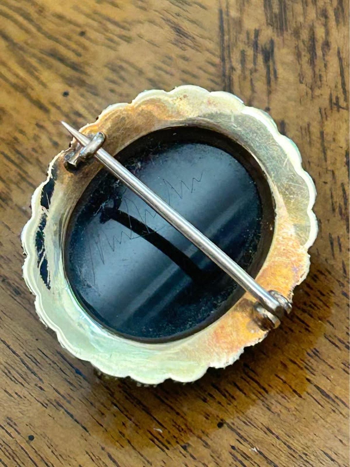 Antique 14k Gold Signed High Relief Hardstone Agate Cameo Pin with Pearl Halo