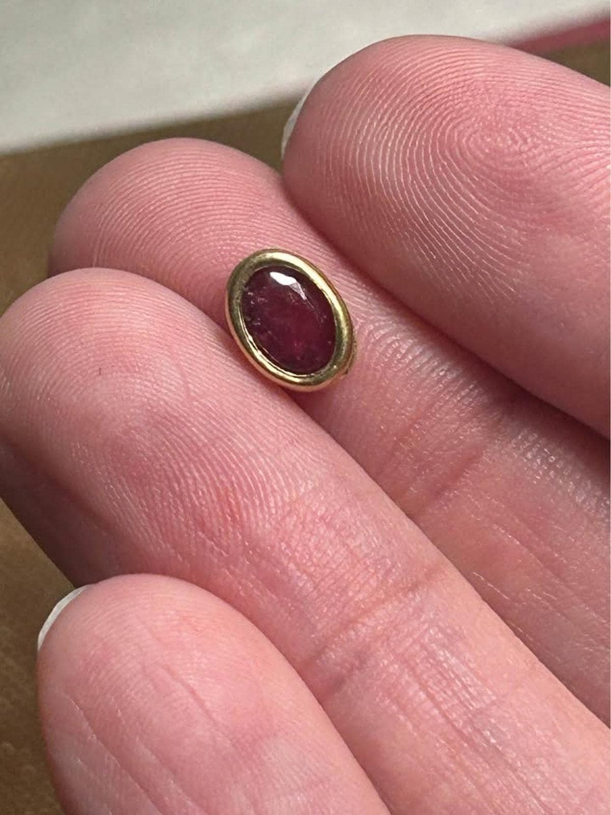 Vintage 18K Gold Oval Ruby Pendant