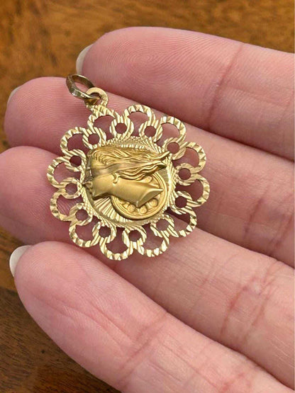 Vintage 14K Solid Gold Reversible Queen Nefertiti & Lady Justice Medallion Pendant