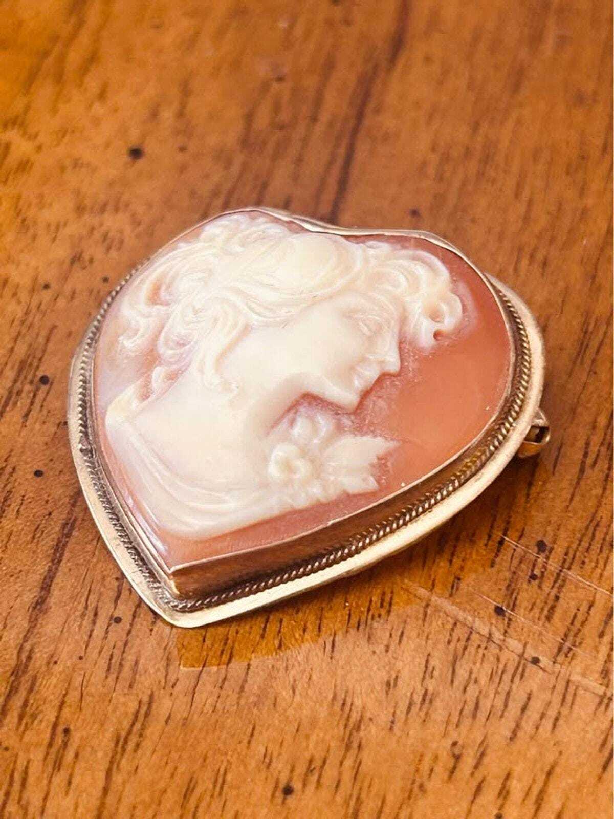 Vintage 14K Solid Gold Carved Shell Heart Cameo Pendant Brooch