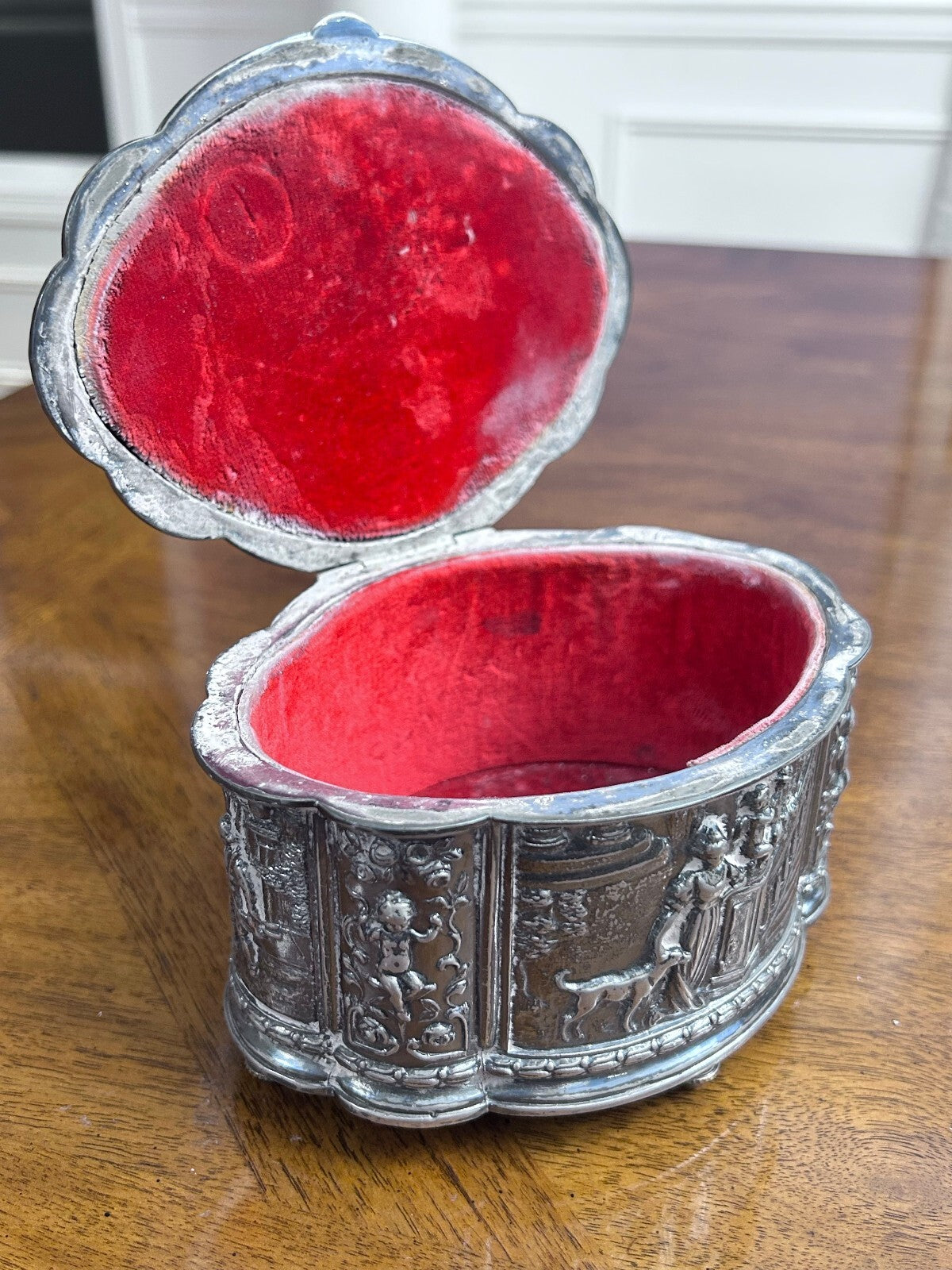 Antique Jennings Brothers JB 1350 Figural Jewelry Casket with Red Lining