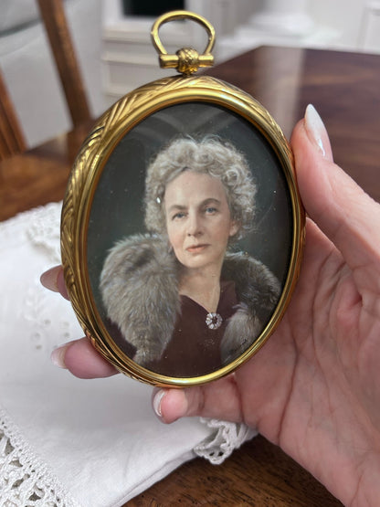 Vintage Oval Woman's Portrait in Red Bachrach Presentation Case