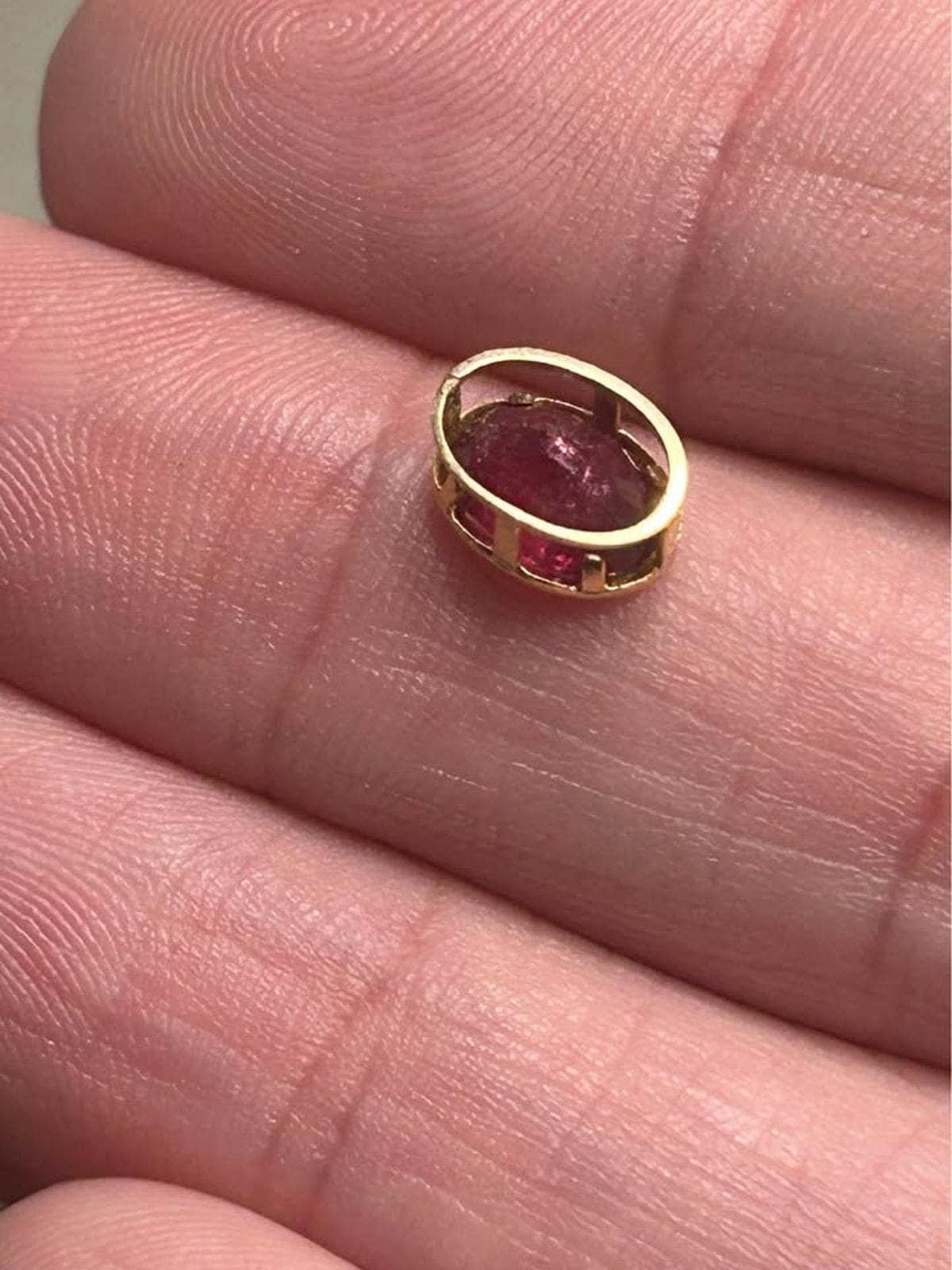 Vintage 18K Gold Oval Ruby Pendant