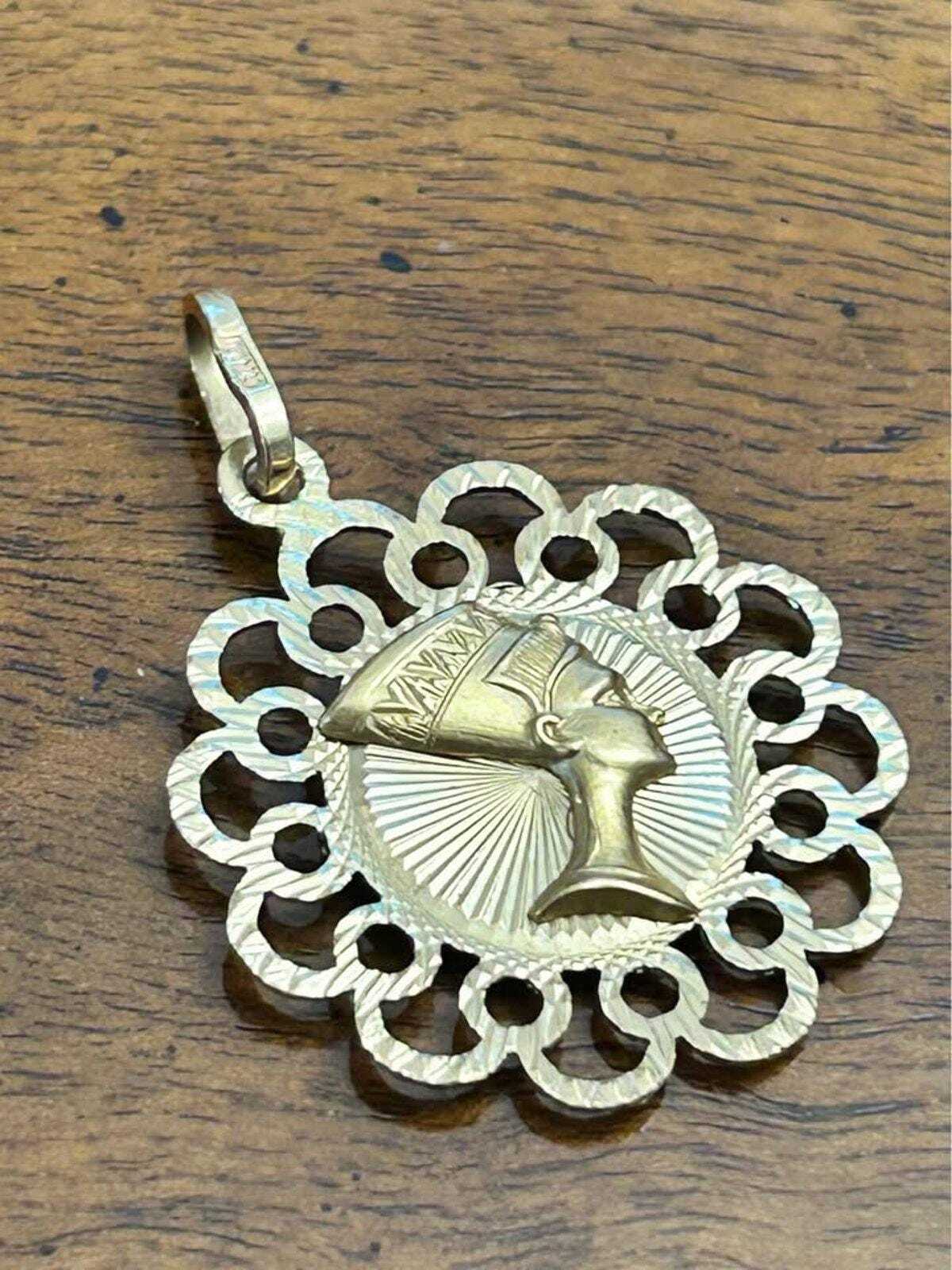 Vintage 14K Solid Gold Reversible Queen Nefertiti & Lady Justice Medallion Pendant