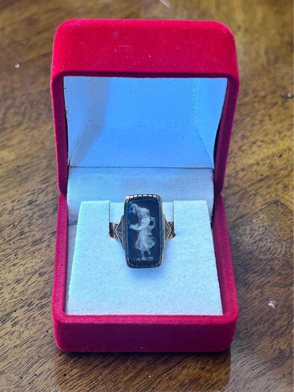 Antique 10K Gold Art Deco Hardstone Cameo Ring Carved Maiden Size 8