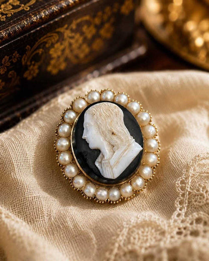 Antique 14k Gold Signed High Relief Hardstone Agate Cameo Pin with Pearl Halo