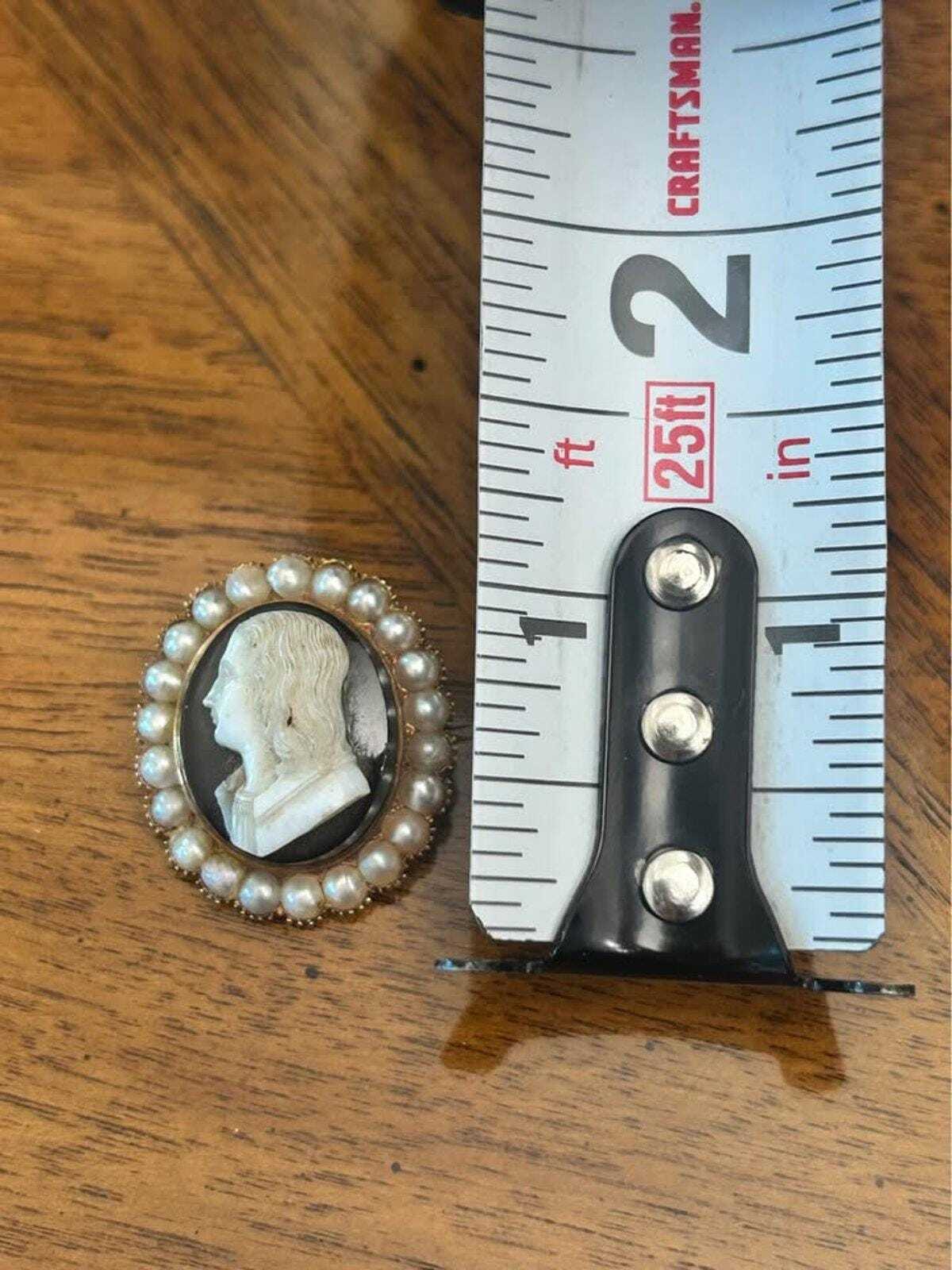 Antique 14k Gold Signed High Relief Hardstone Agate Cameo Pin with Pearl Halo