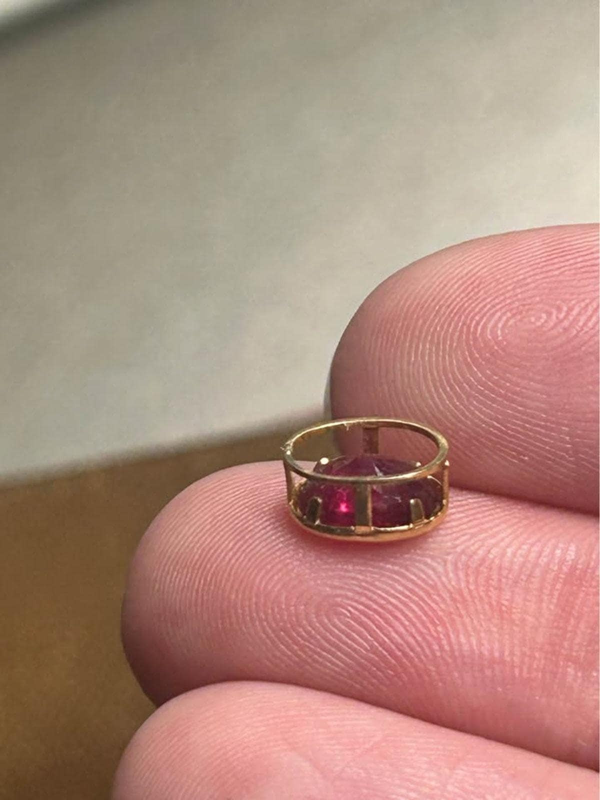 Vintage 18K Gold Oval Ruby Pendant