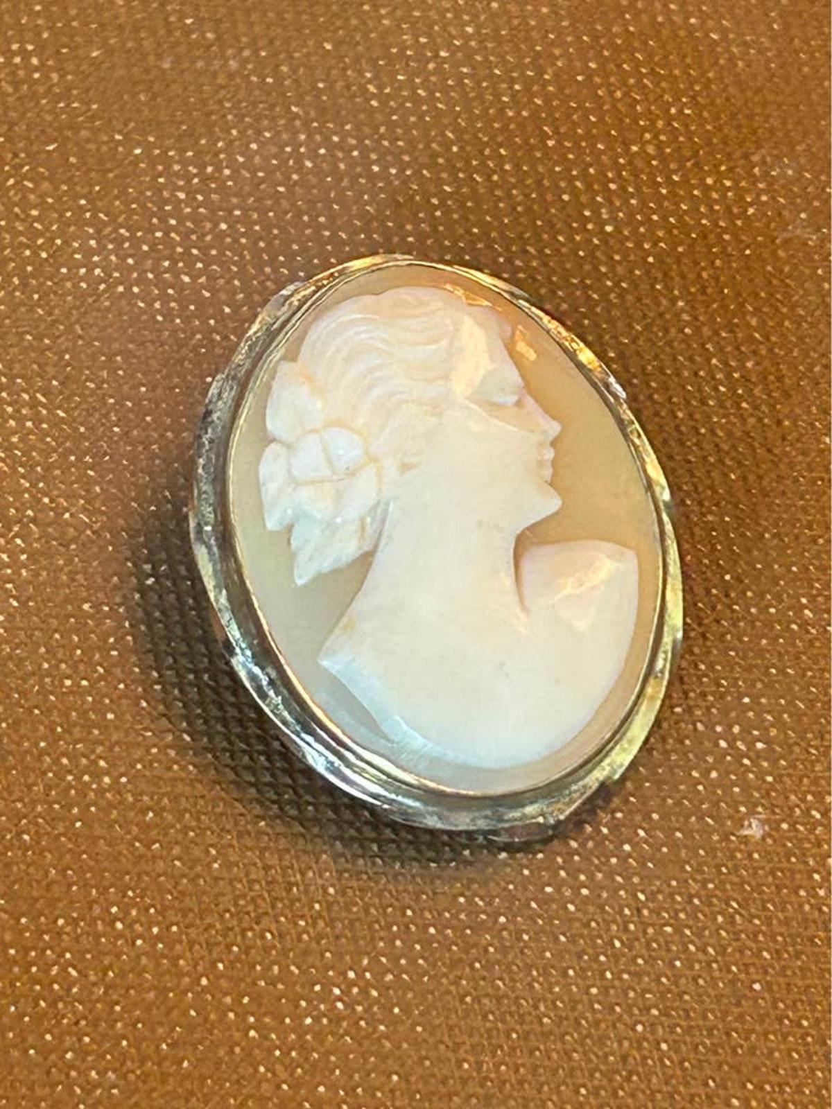 Vintage Divelle 1/20 12K Gold Filled Carved Shell Cameo Brooch and Pendant