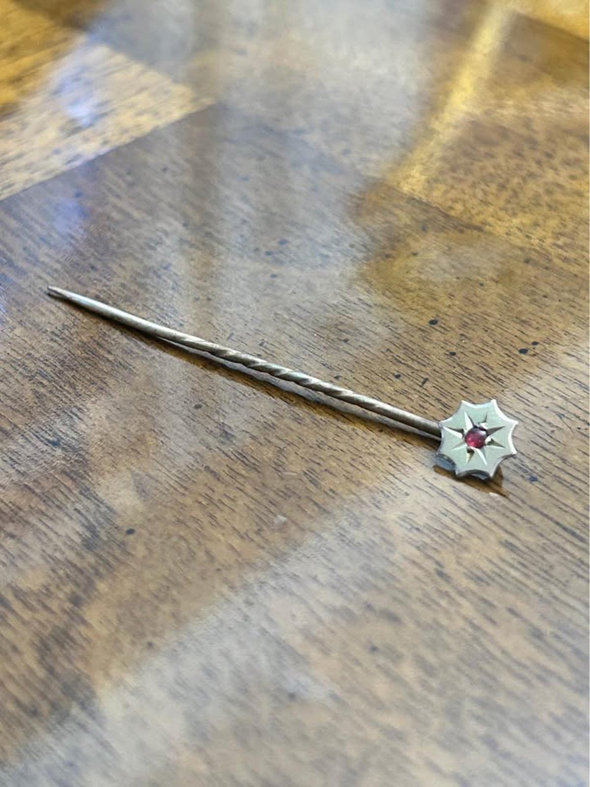 Antique 9ct Gold and Garnet Star Stick Pin, Victorian Edwardian Tie Pin