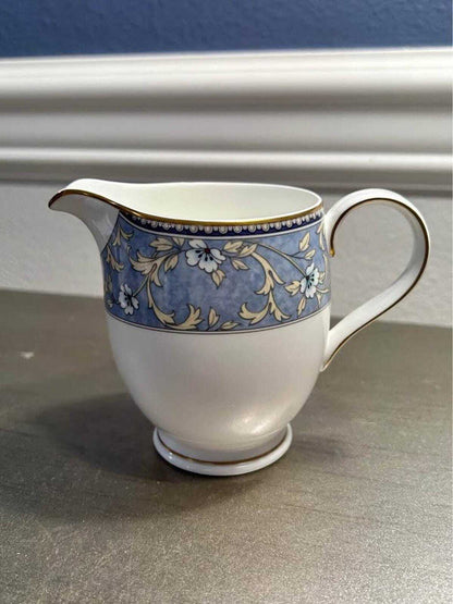 Noritake New Lineage II Bone China Tea Service
