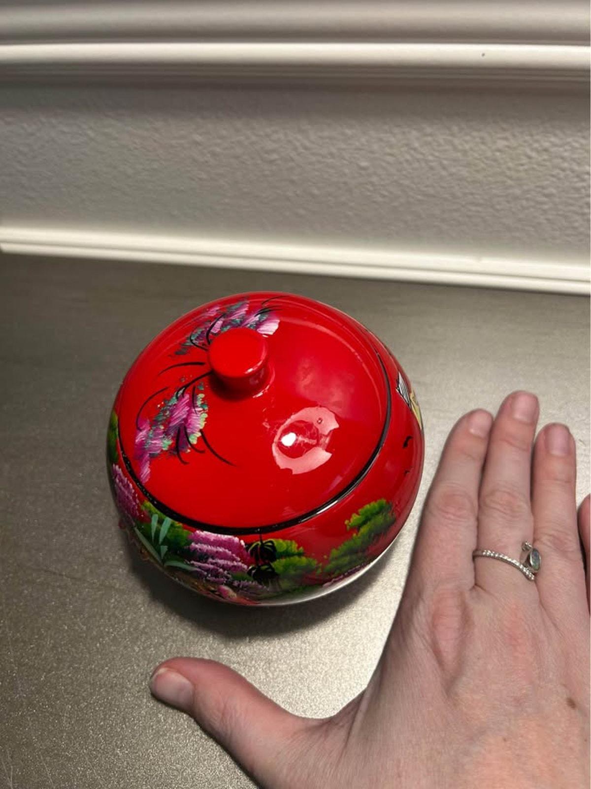 Vintage Vietnamese Red Lacquer Ginger Jar – Hand-Painted Relief Landscape, Mid-Century Asian Art