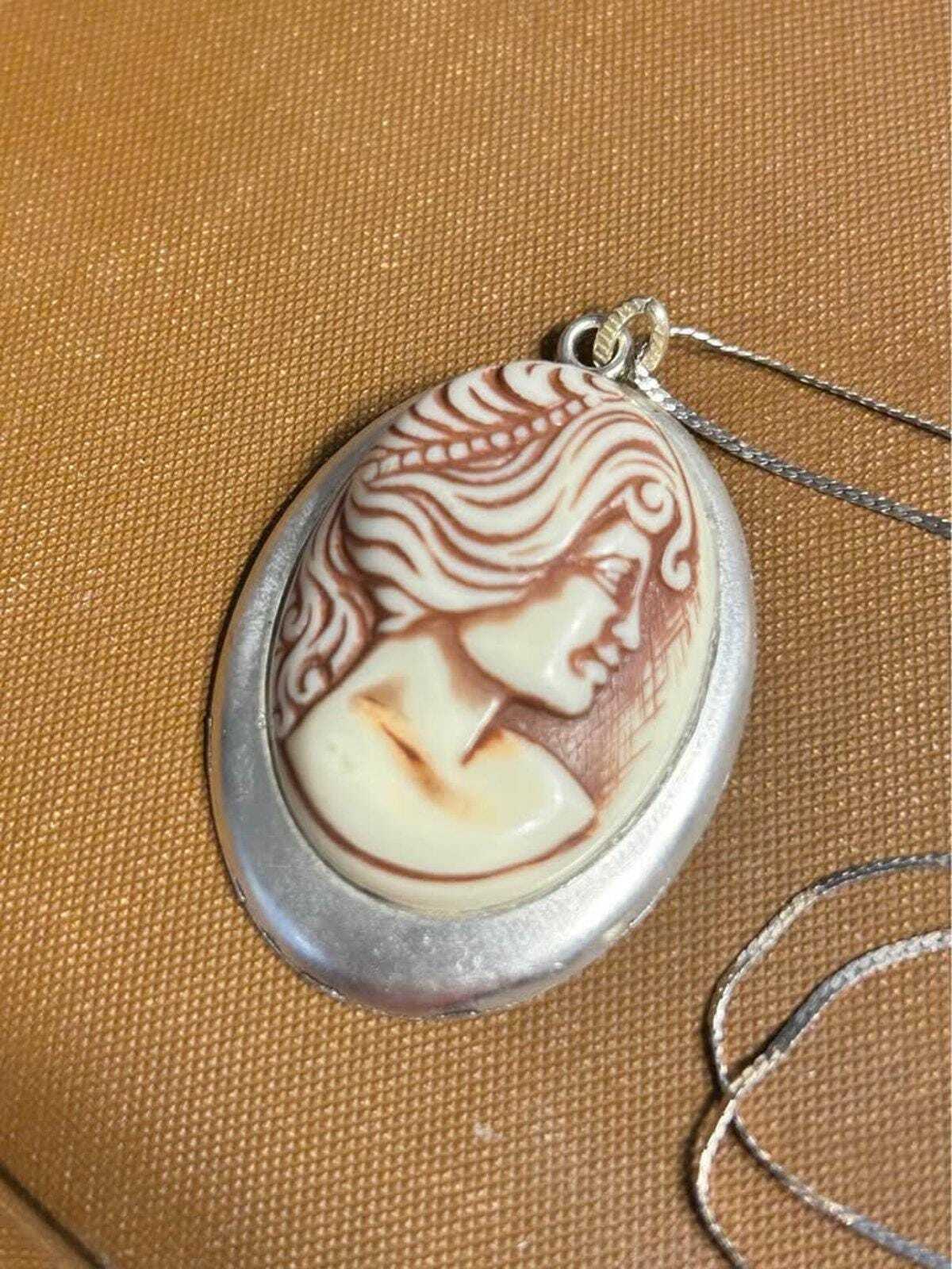 Vintage 1970s Art Nouveau Revival Cameo Pendant Necklace, Molded Resin Woman Portrait