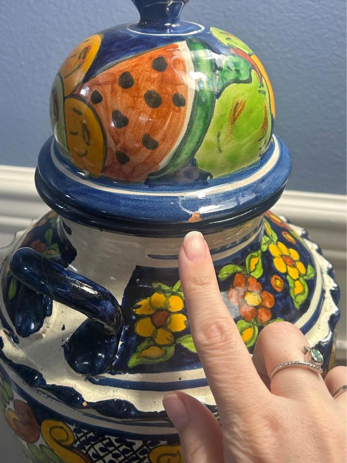 Venegas Mexico Talavera Pottery Set, Signed Lidded Ginger Jar and Urn