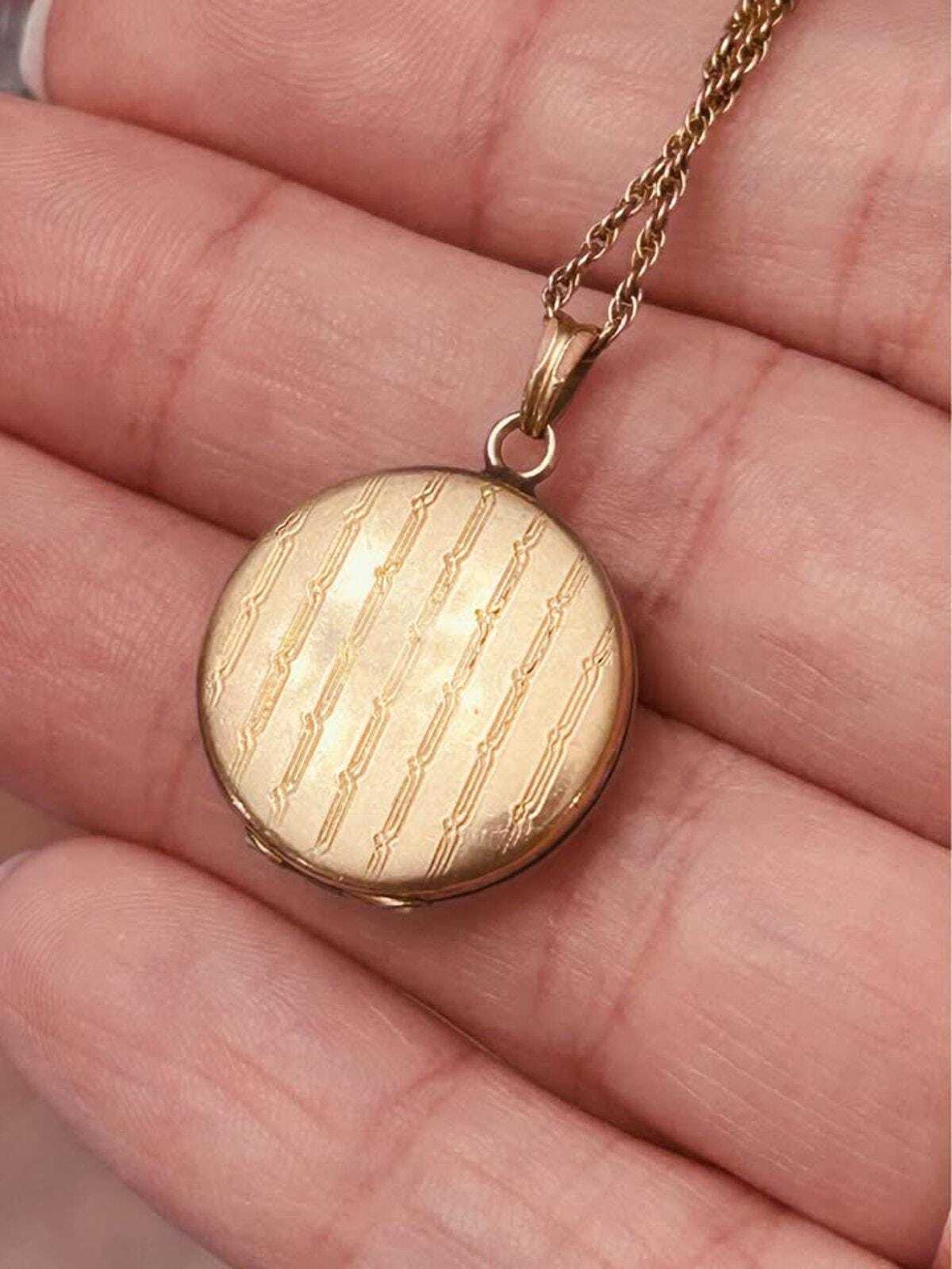 Antique Hayward 1/20 12K Gold Filled Starburst Locket with Genuine Diamond