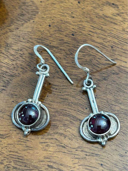 Vintage Artisan Modernist 925 Sterling Silver & Garnet Pendulum Drop Earrings