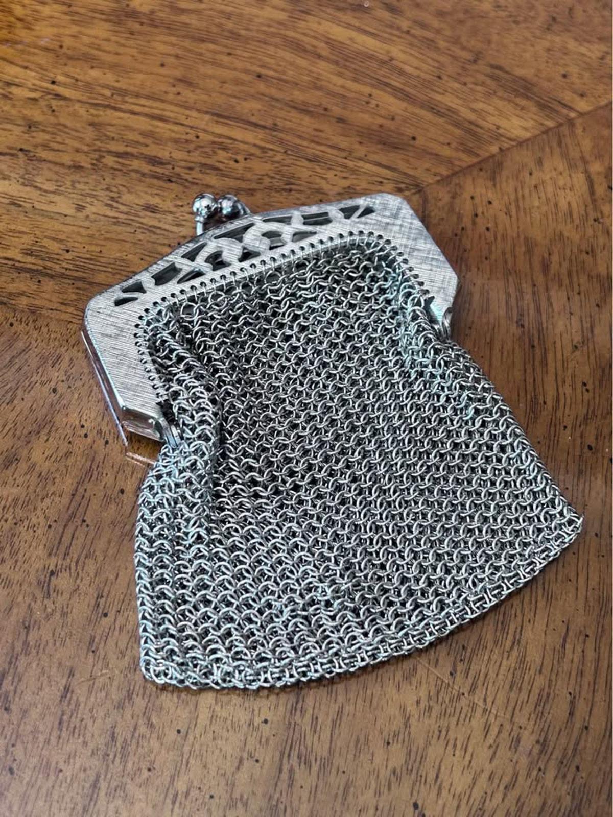 Vintage Whiting & Davis Art Deco Silver Tone Mesh Coin Purse