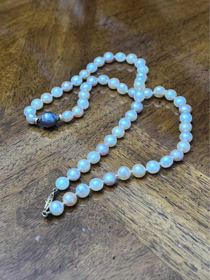Vintage Cultured Pearl Necklace with 14K Gold Clasp and Grey Baroque Pearl