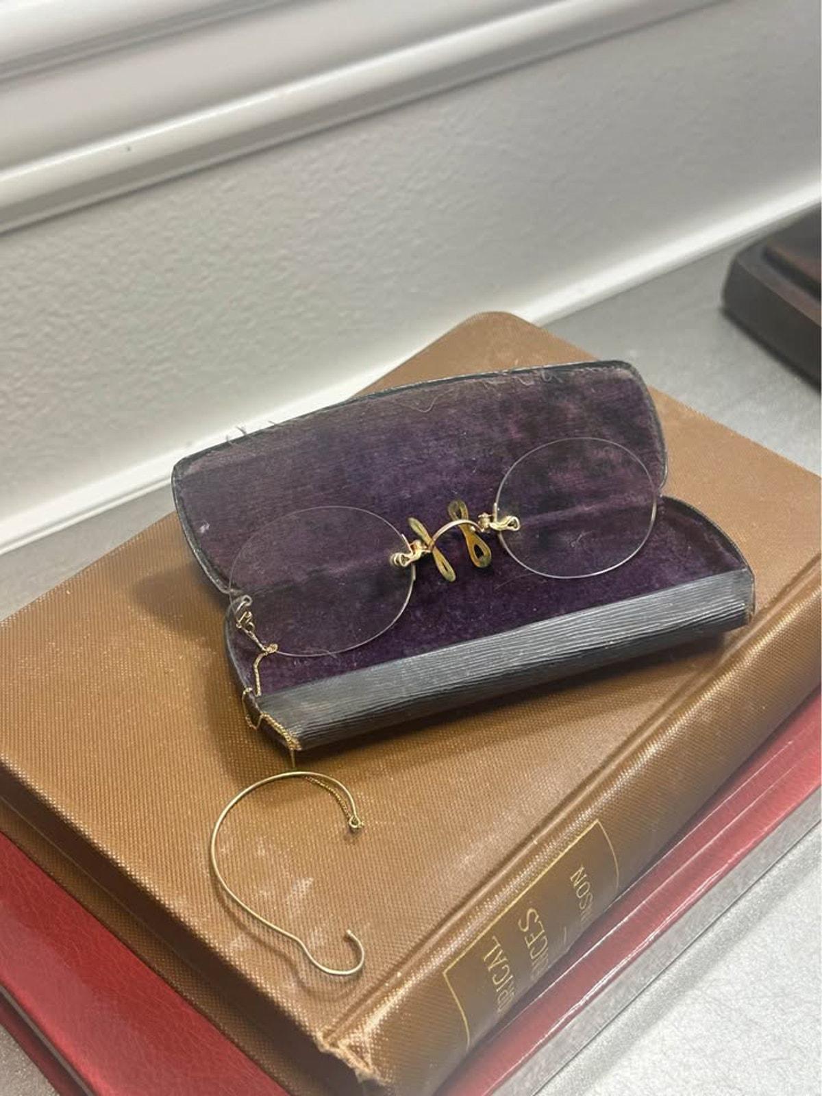 Antique 1/10 12k Gold-Filled Rimless Pince-Nez Eyeglasses & Chain with O.S. Mitchell Case