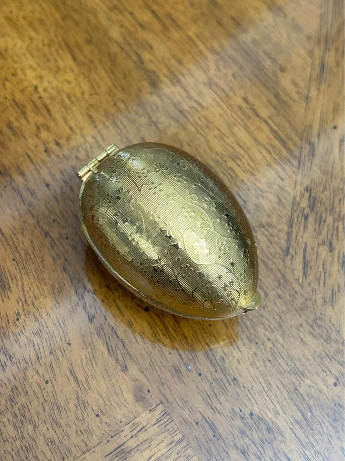 Vintage Engraved Brass Egg Sewing Kit Pocket Etui