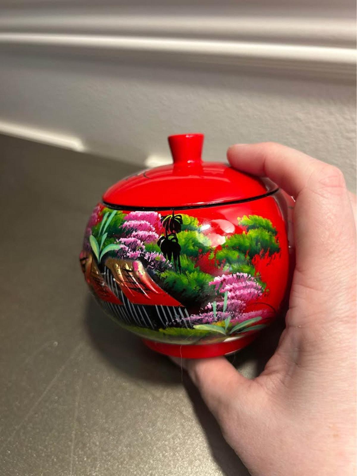 Vintage Vietnamese Red Lacquer Ginger Jar – Hand-Painted Relief Landscape, Mid-Century Asian Art