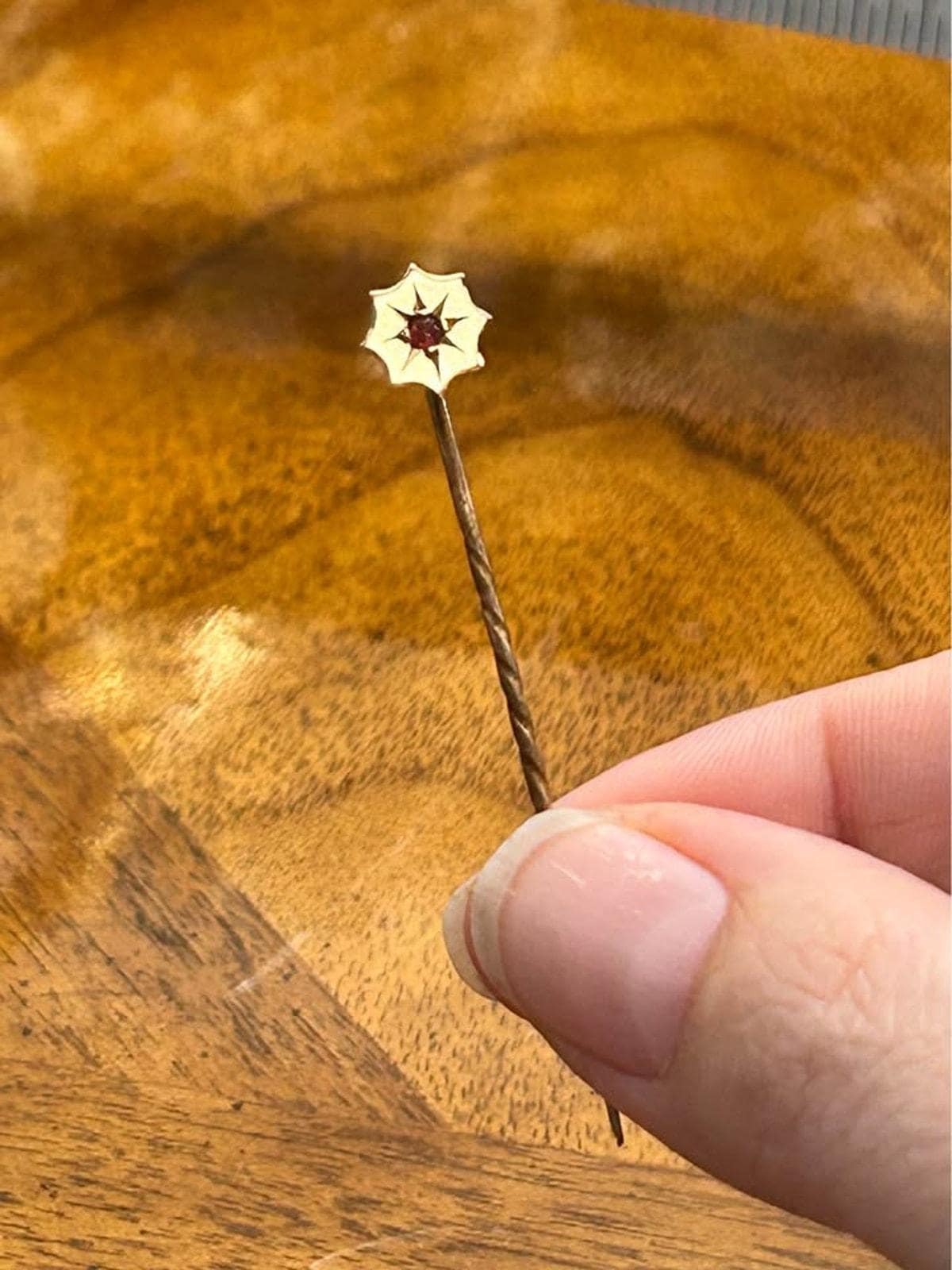 Antique 9ct Gold and Garnet Star Stick Pin, Victorian Edwardian Tie Pin