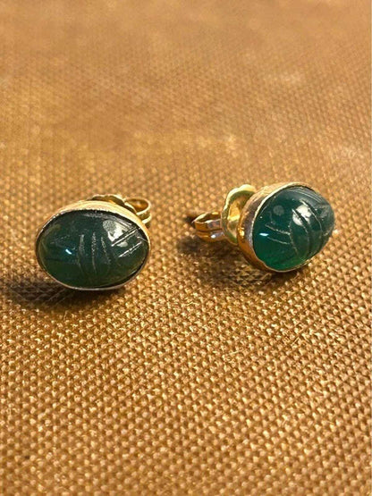 Vintage Russel Creations 14k Gold Carved Green Scarab Stud Earrings