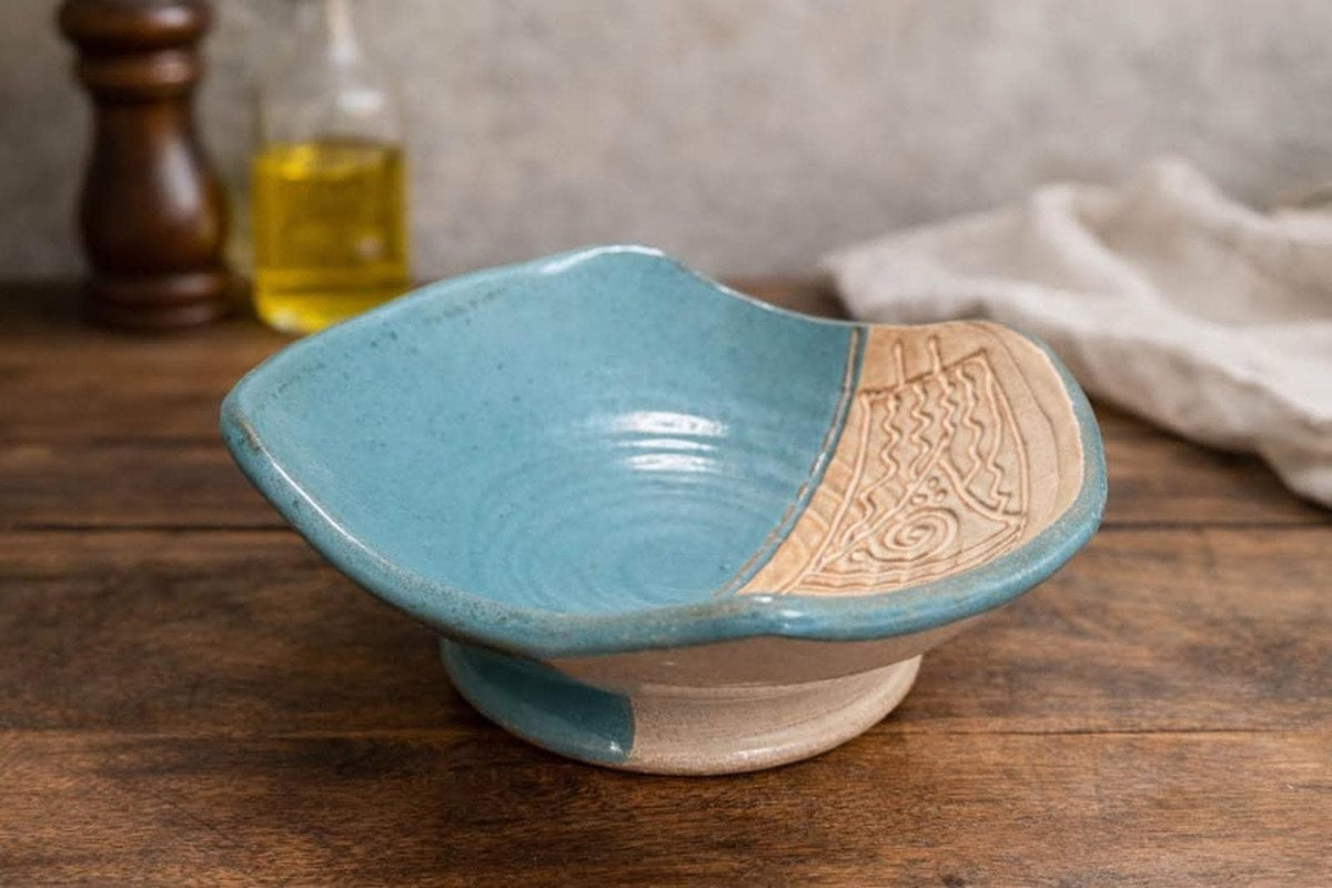 Vintage Signed "Dana" Studio Pottery - 8" Southwestern Sgraffito Bowl