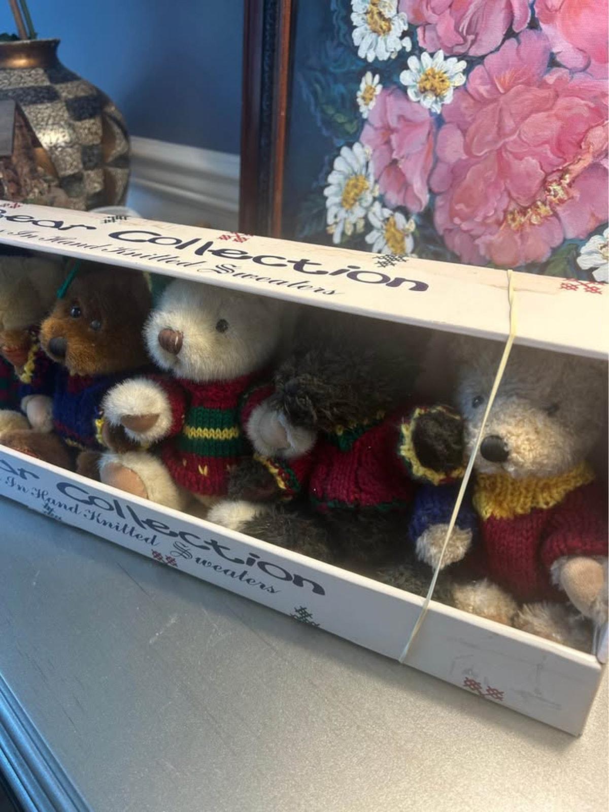 Hugfun Int'l Teddy Bear Collection Hand-Knitted Sweaters Set of 7