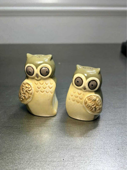 Vintage Ganz "Nestled Owls" Salt & Pepper Set