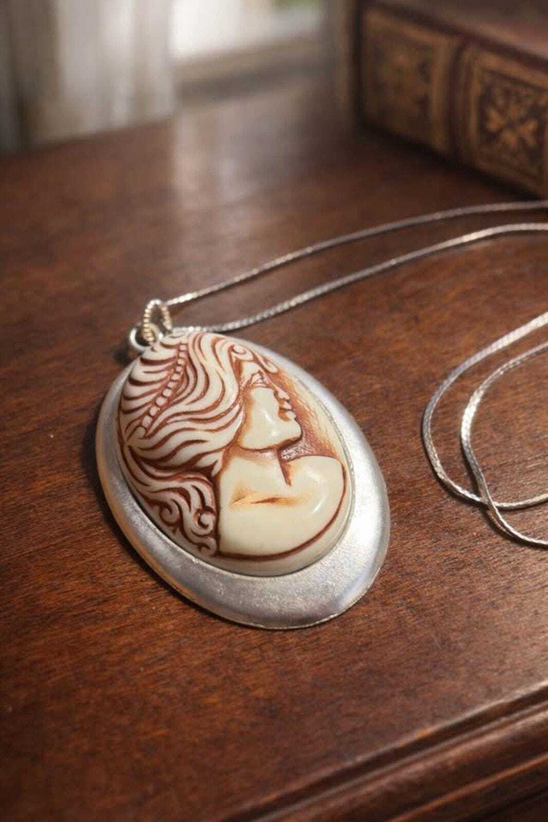 Vintage 1970s Art Nouveau Revival Cameo Pendant Necklace, Molded Resin Woman Portrait