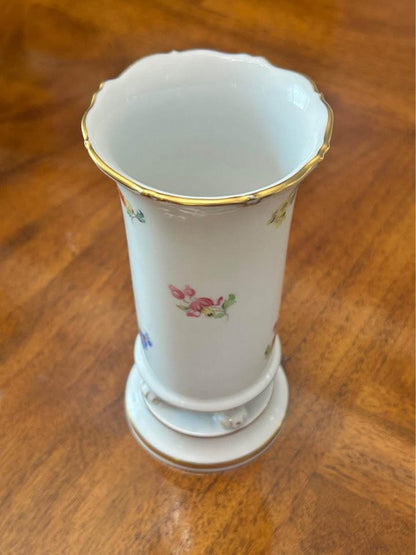 Antique Meissen Porcelain Footed Vase Deutsche Blumen Floral Gilt