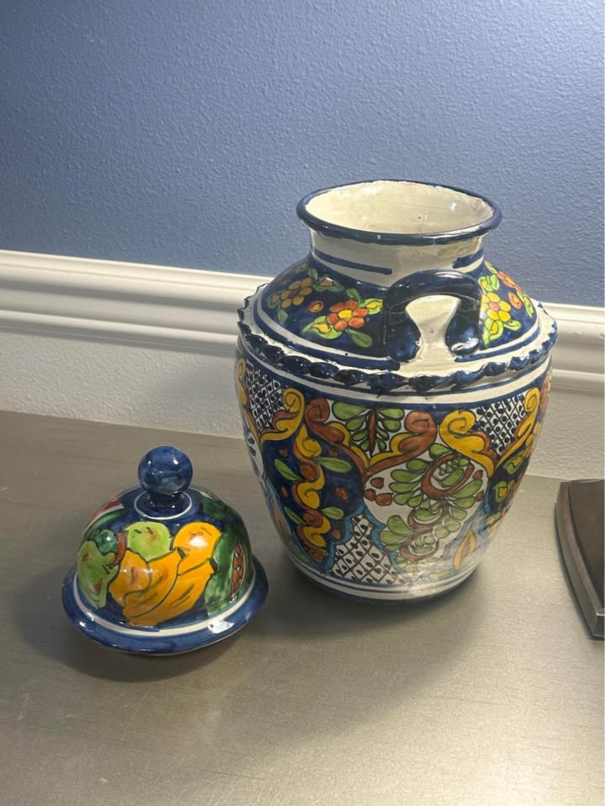 Venegas Mexico Talavera Pottery Set, Signed Lidded Ginger Jar and Urn