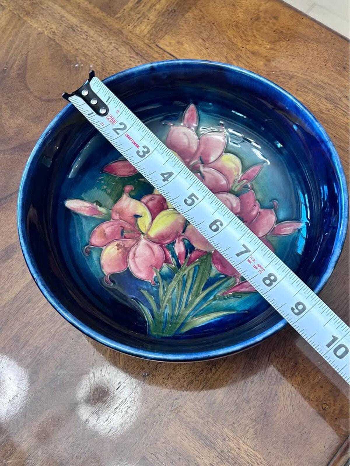 Vintage Walter Moorcroft Hibiscus Cobalt Blue Ceramic Art Pottery Bowl