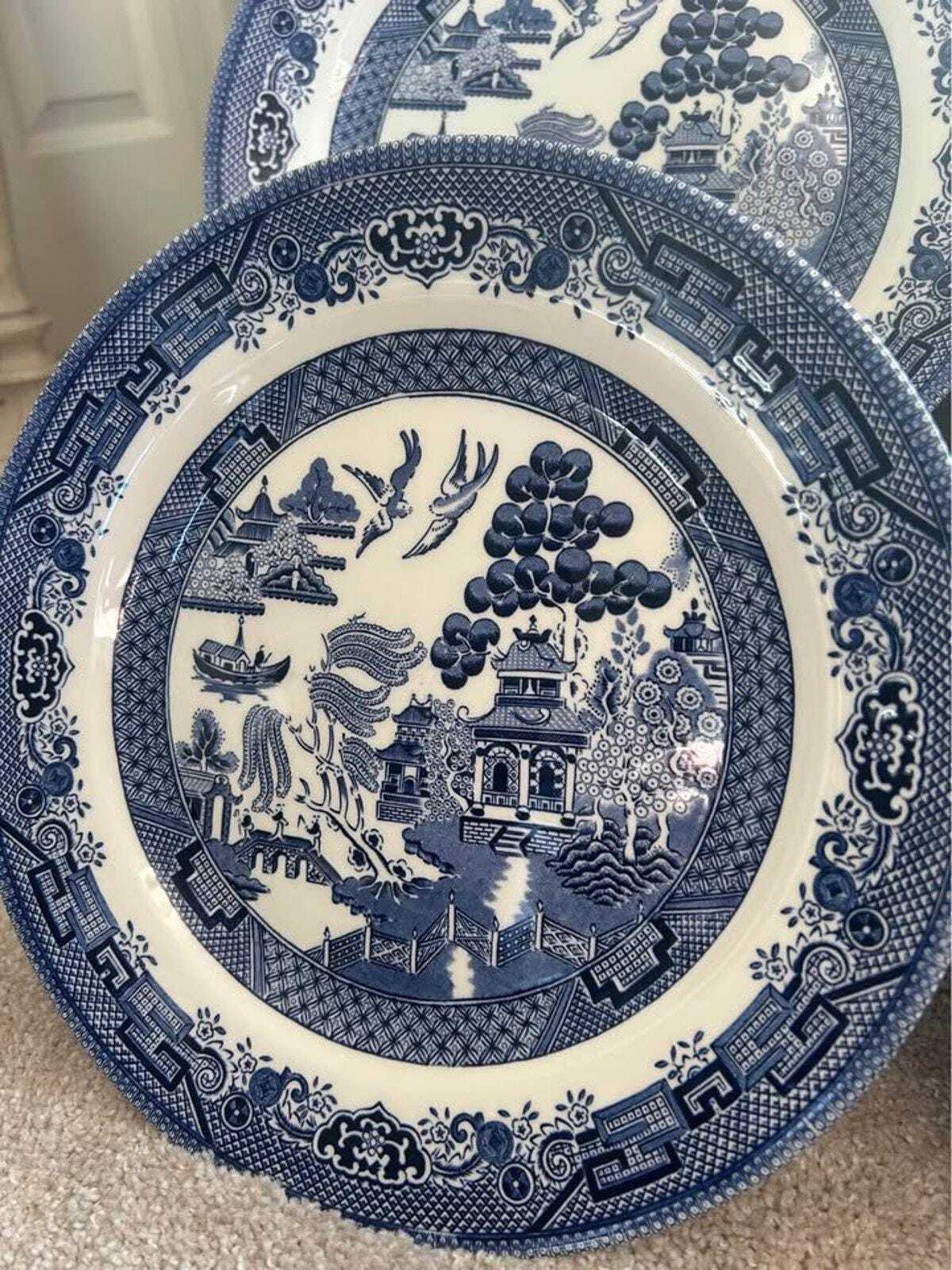 Vintage Queen's Blue Willow Dinner Plates – Chinoiserie Set of 4