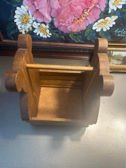 Rustic Wooden Teddy Bear Caddy with Heart Detail