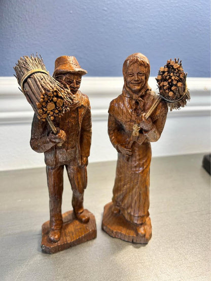 Vintage German Black Forest Carved Wood Peasant Gatherers