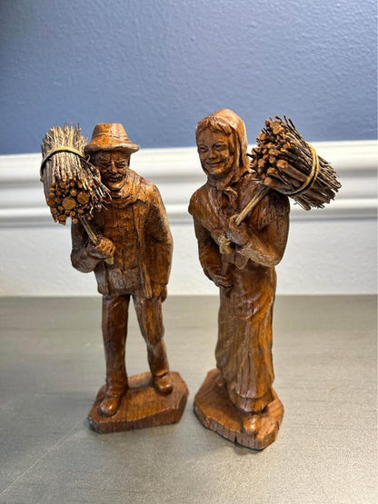 Vintage German Black Forest Carved Wood Peasant Gatherers