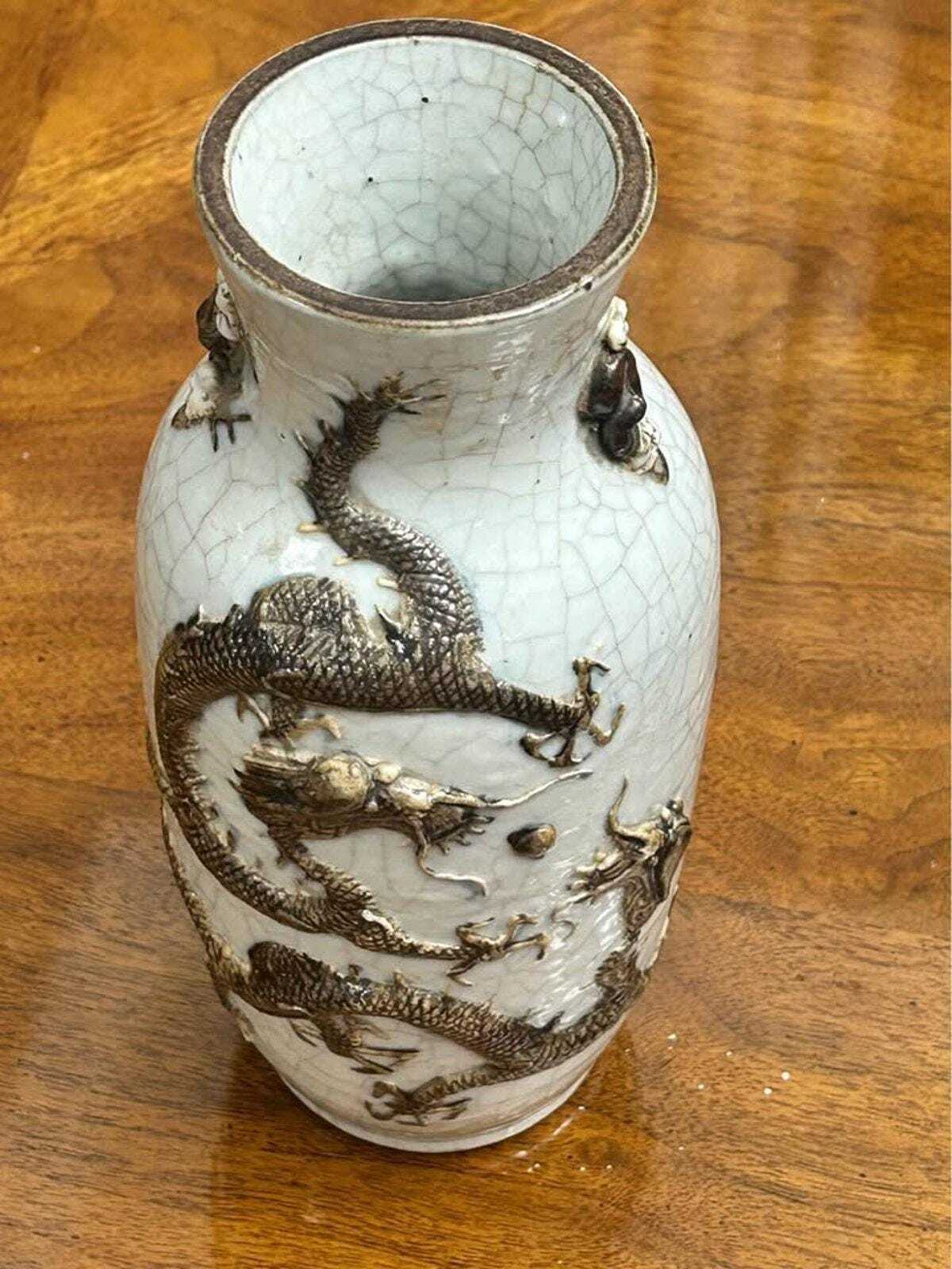 Antique Chinese Crackle Glaze Applied Dragon Vase Qing Dynasty