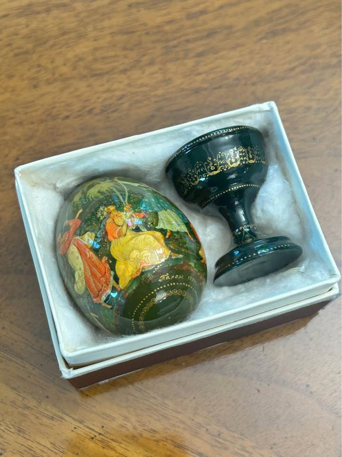 Vintage 1971 Palekh Russian Lacquer Egg on Stand O. Vonokina Miniature