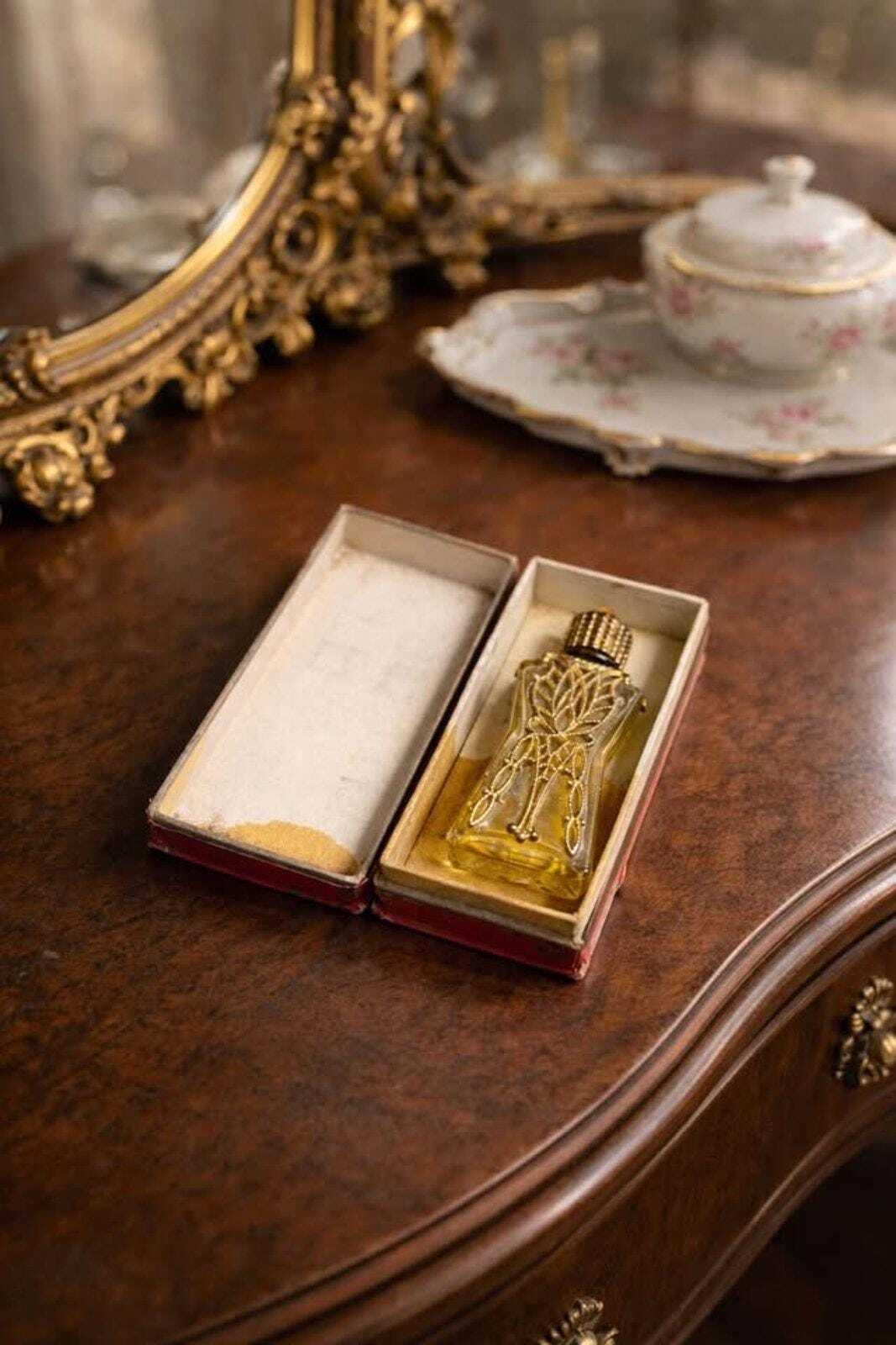 Roger & Gallet Fleurs d’Amour Antique 1920s Perfume Bottle with Original Contents