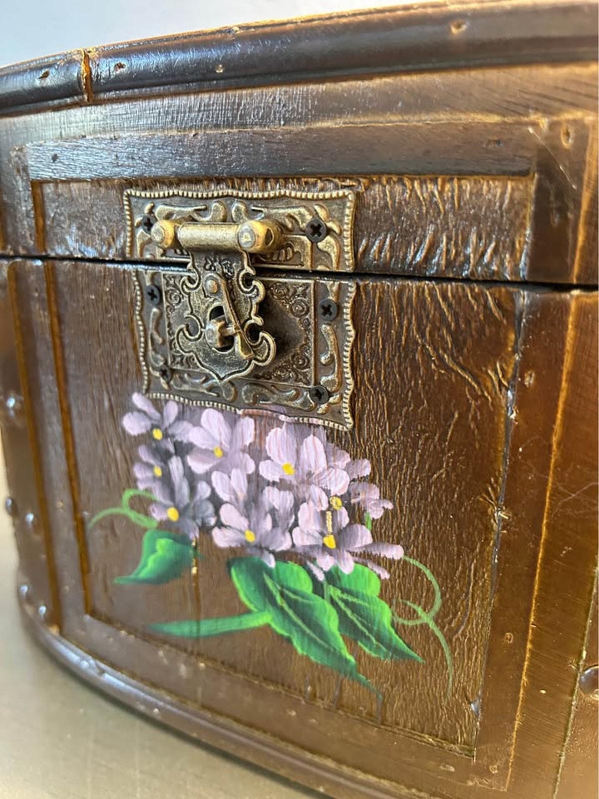 Vintage Dale Tiffany Hand-Painted Hydrangea Jewelry Trunk – Oval Keepsake Chest – Designer Toleware Style Floral Storage