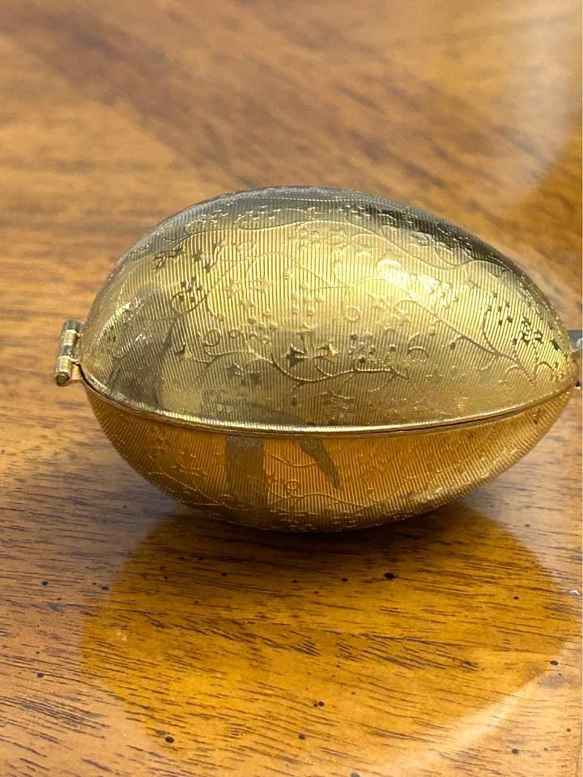 Vintage Engraved Brass Egg Sewing Kit Pocket Etui