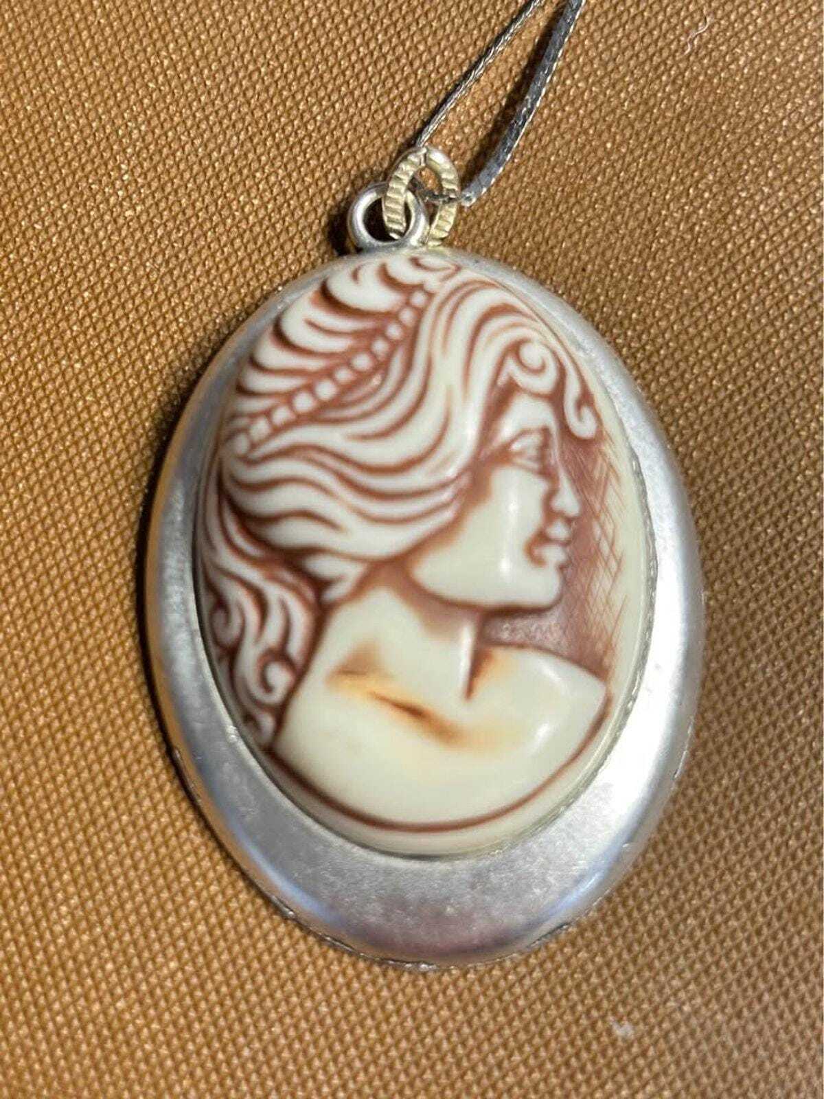 Vintage 1970s Art Nouveau Revival Cameo Pendant Necklace, Molded Resin Woman Portrait